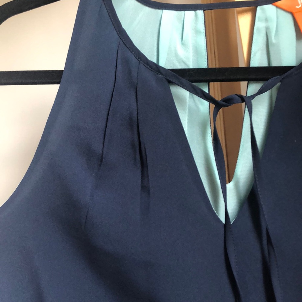 Colour Block Dress with Keyhole Neck - Picture 7 of 11